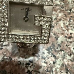 Gucci Silver Crystal-Embellished Decorative Ring Watch
